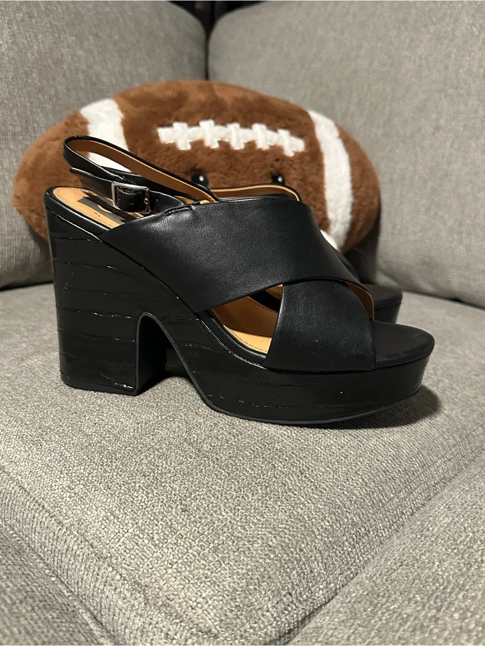 Dolce Vita bold platform